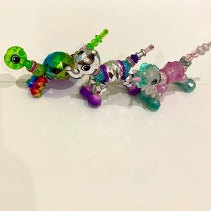 Twisty pets lot of three